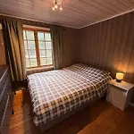 8 Person In Hellandsjoen *