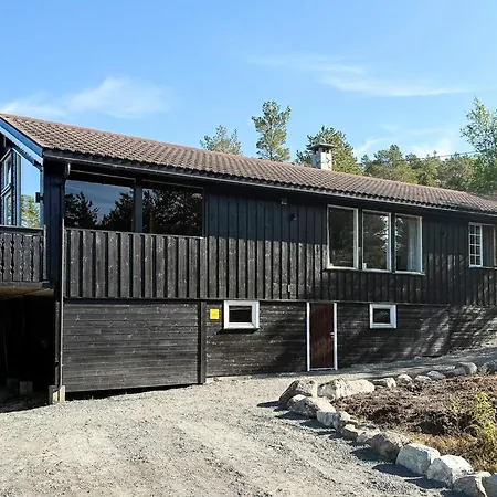 8 Person In Hellandsjoen Hellandsmoen
