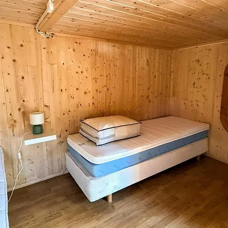 8 Person In Hellandsjoen